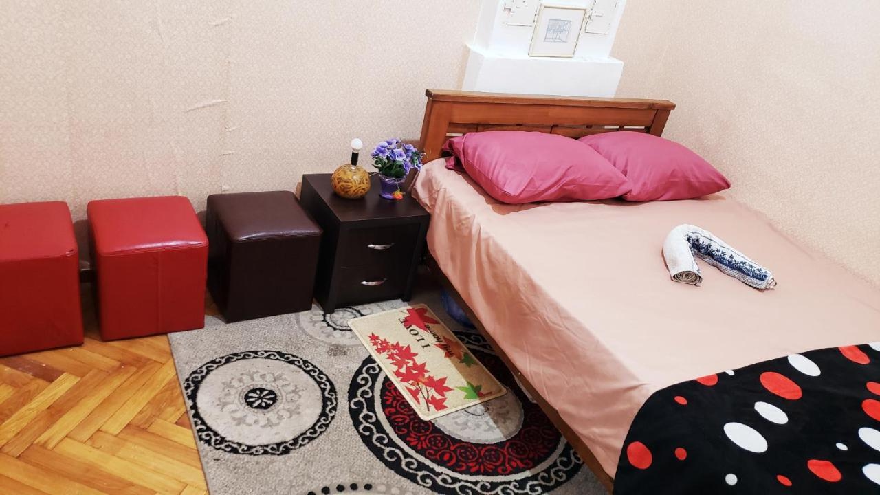Taj Hostel Tbilisi Buitenkant foto